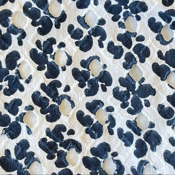 Ann Taylor Loft Navy and‎ White Eyelet Shorts - 0 - Picture 2 of 12